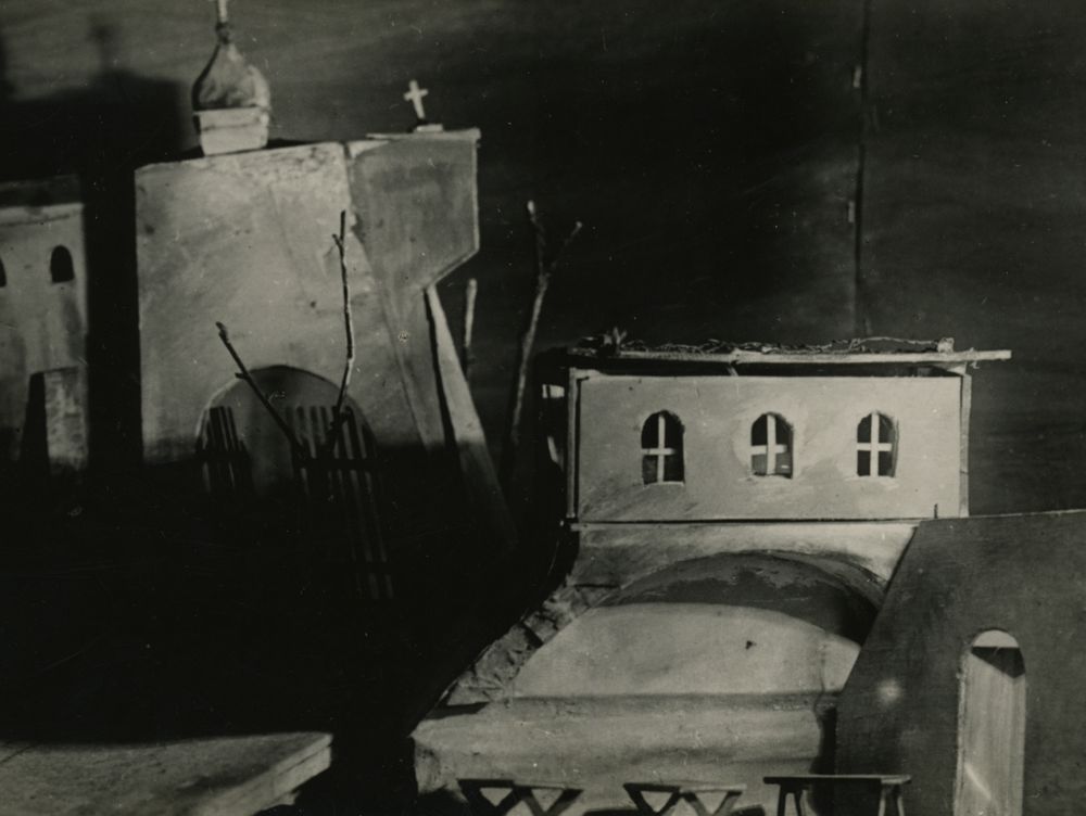 Meir Akselrod’s set design of GOSET production of David Bergelson’s “Midas haDin,” 1933